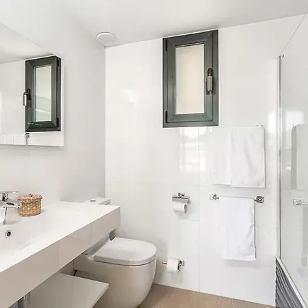 Cala'n Blanes Sleeps 8 With Air Con And Wifi Villa *