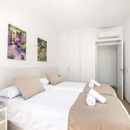 Cala'n Blanes Sleeps 8 With Air Con And Wifi Villa *