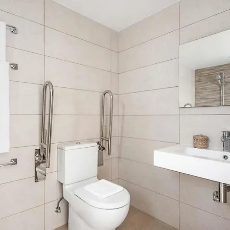 Cala'n Blanes Sleeps 8 With Air Con And Wifi
